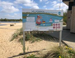 Beschilderung des Seenland um Flensburg an der Badestelle Wanderup